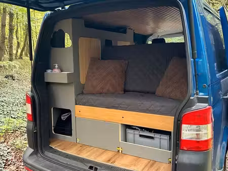Volkswagen Transporter T5 2.0 TDI 84