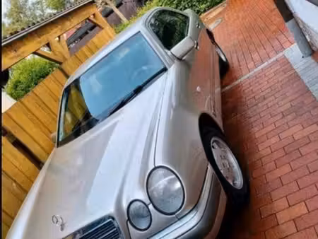 Mercedes-Benz Classe E E 200 Elegance