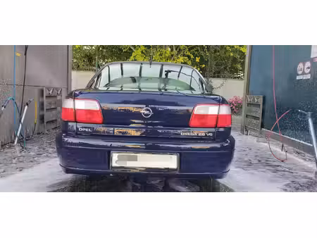Opel Omega 2.6 Elegance