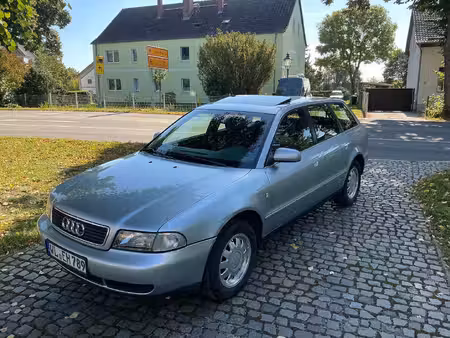 Audi A4 V6 2.4 165