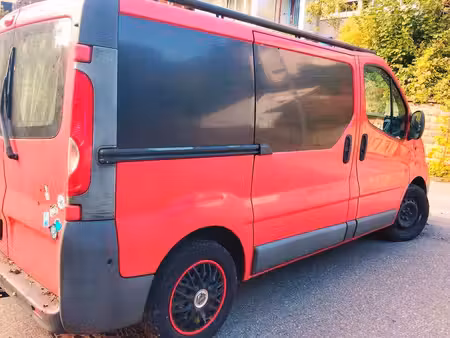 Opel Vivaro 2.5 146