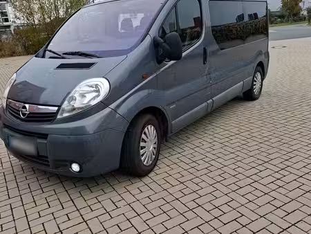 Opel Vivaro 2.5 145