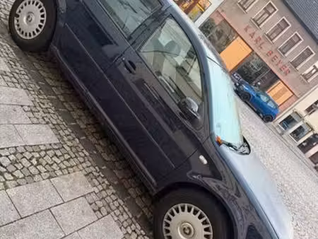 Volkswagen Golf 1.6 TDI 105