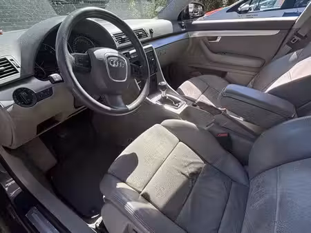 Audi A4 V6 3.0 220