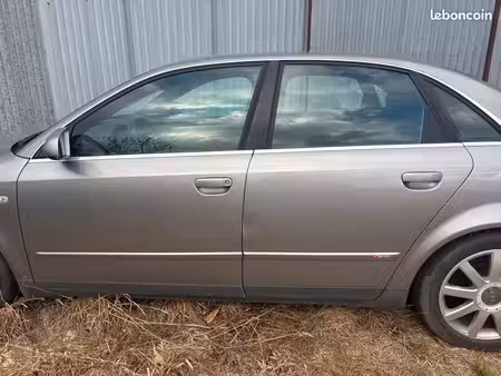 Audi A4 V6 2.5 TDI 155 S line