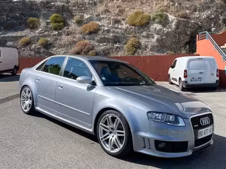 Audi A4 RS4 V8 4.2 quattro