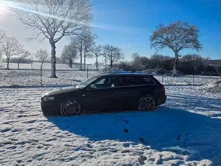 Audi A4 RS4 V8 4.2 FSI 420 quattro