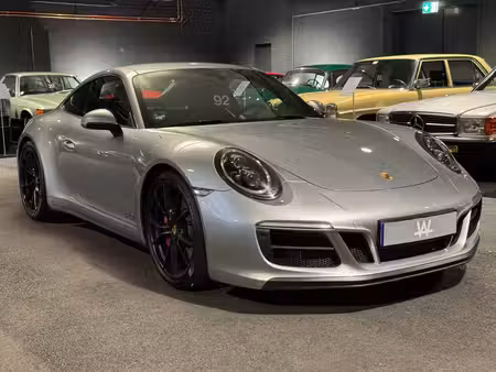 Porsche 911 Carrera 4 GTS 3.0 450