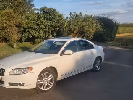 Volvo S80 