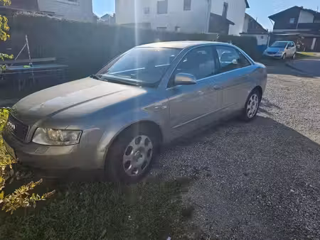Audi A4 V6 3.0 220 quattro