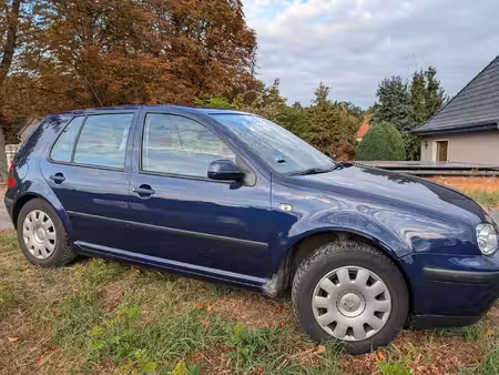 Volkswagen Golf 1.6 105