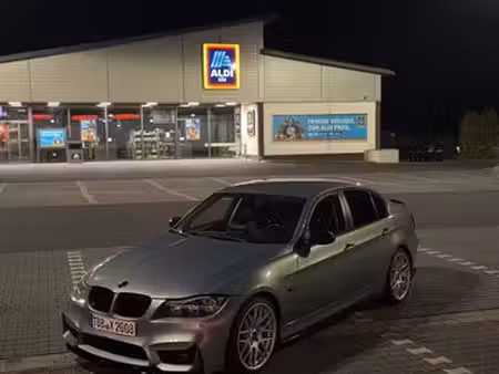 BMW Série 3 318i 2.0 143