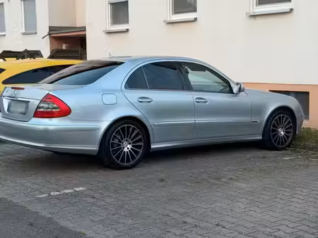 Mercedes-Benz Classe E E 200