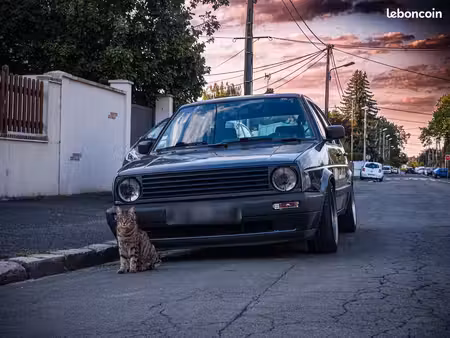 Volkswagen Golf 1.8 90