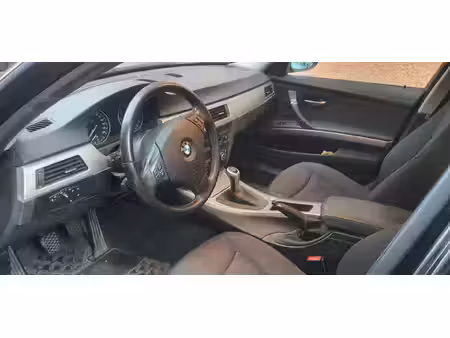 BMW Série 3 318i 2.0 143