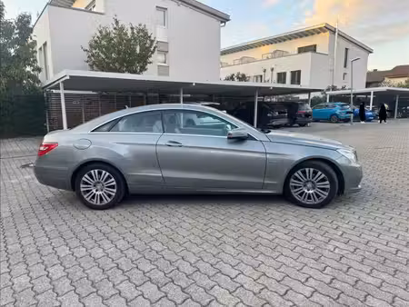 Mercedes-Benz Classe E E 200