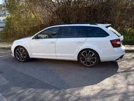 Škoda Octavia RS 2.0 TSI 230