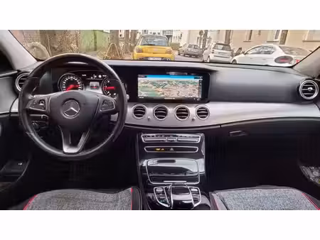 Mercedes-Benz Classe E E 200 2.0 AMG Line 4Matic