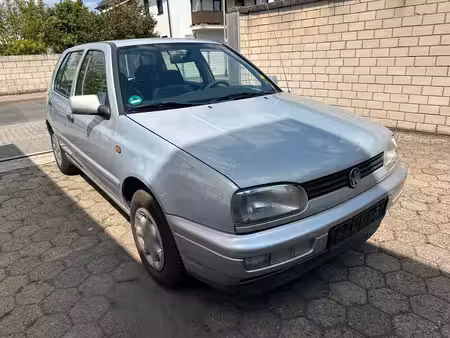 Volkswagen Golf 75