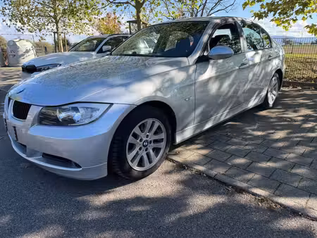BMW Série 3 318i 2.0 143