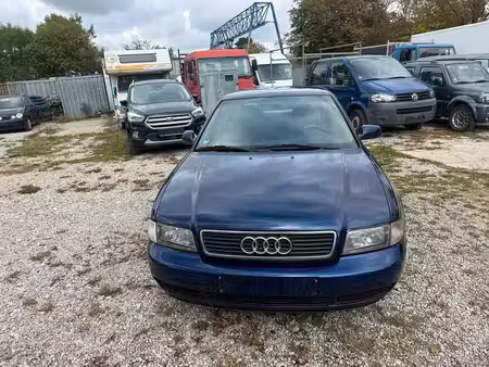 Audi A4 1.6 101