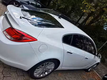 Opel Insignia T 220