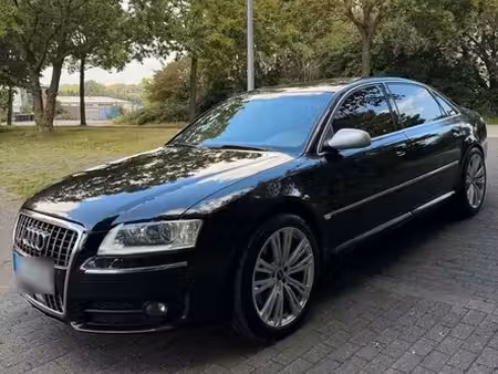 Audi A8 V8 4.2 TDI 326 quattro