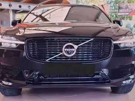 Volvo XC60 2.0 250 R Design 4x4
