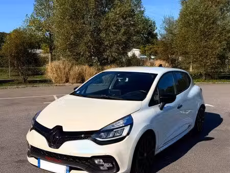 Renault Clio RS Trophy 1.6 T 220