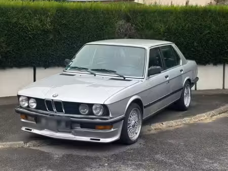 BMW Série 5 528i