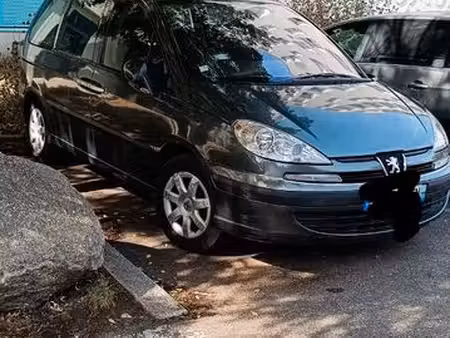 Peugeot 807 2.0 HDi 120