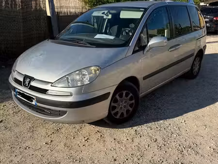 Peugeot 807 2.0 HDi 110