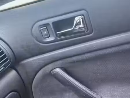 Volkswagen Passat 1.6 100 Base