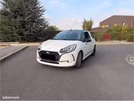 DS 3 Cabrio 1.2 110 Performance Line