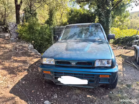 Nissan Terrano 2.7 100