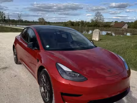Tesla Model 3 275