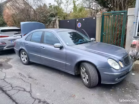 Mercedes-Benz Classe E E 200