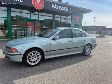 BMW Série 5 528i 2.8 193