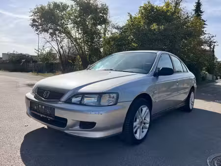 Honda Accord 1.8 136