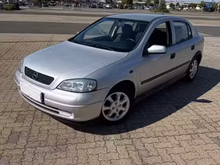Opel Astra 1.6 100 Edition