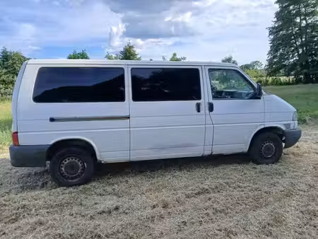 Volkswagen Transporter T4 2.5 TDI 102