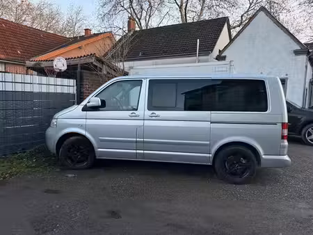 Volkswagen Transporter T5 2.5 TDI