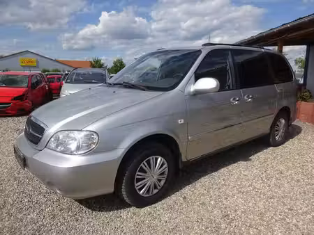 Kia Carnival 2.5 150 EX