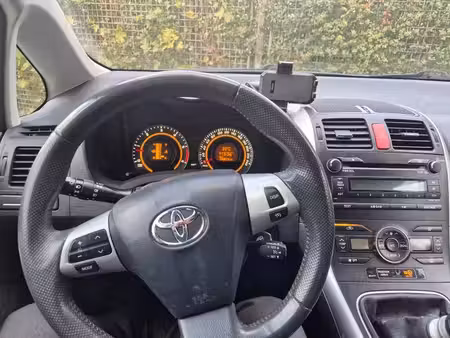 Toyota Auris 2.0 126