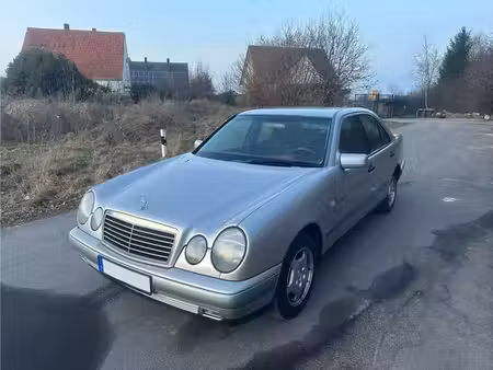 Mercedes-Benz Classe E E 200 136 Elegance