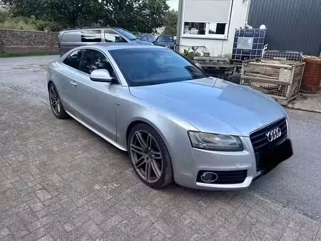 Audi A5 V6 2.7 TDI 190