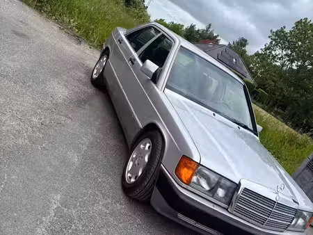 Mercedes-Benz 190 2.3
