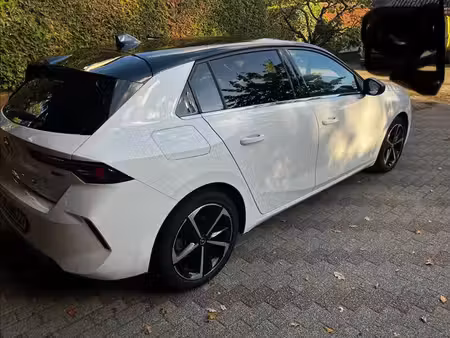 Opel Astra 1.6 180 Elegance