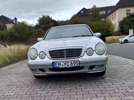 Mercedes-Benz Classe E E 200 136 Elegance