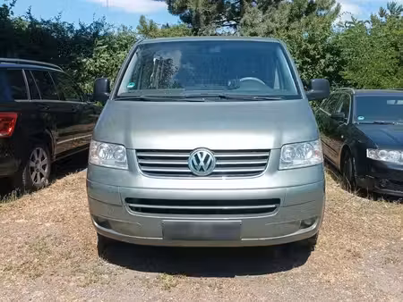 Volkswagen Transporter T5 2.5 TDI